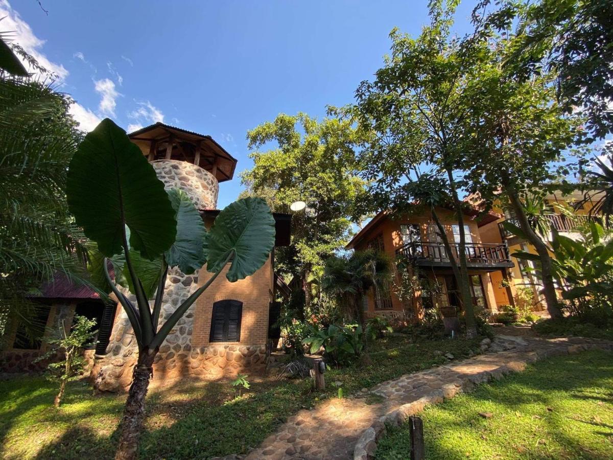 Little Eden Guesthouse Pang Mapha Exterior foto