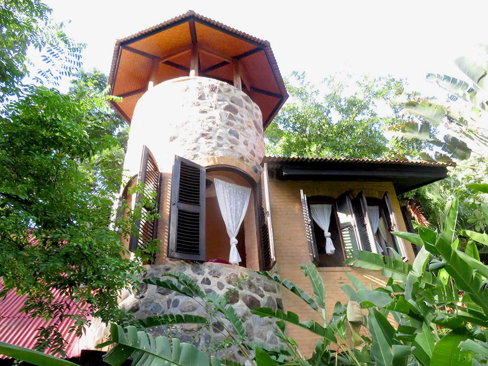 Little Eden Guesthouse Pang Mapha Exterior foto